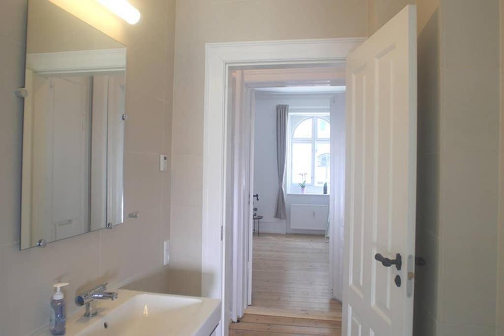 Apartment Next To New Harbor / 3 Bedroom & 2 Bath Kopenhagen